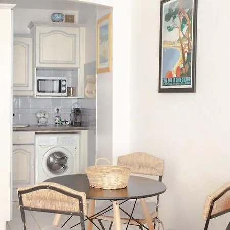 Seafront Furnished Flat Juan-les-Pins