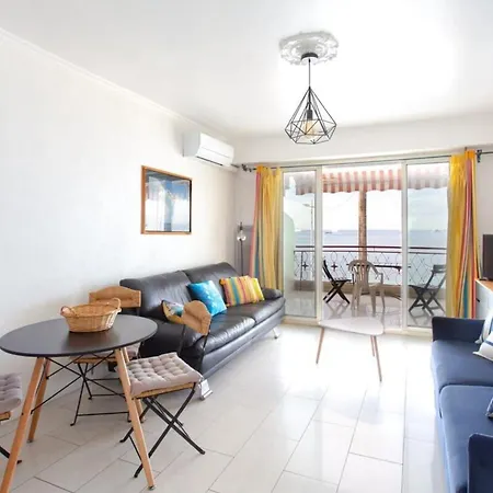 Apartamento Seafront Furnished Flat