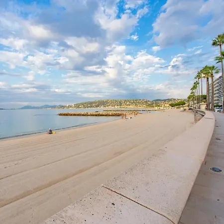 Seafront Furnished Flat Apartamento *