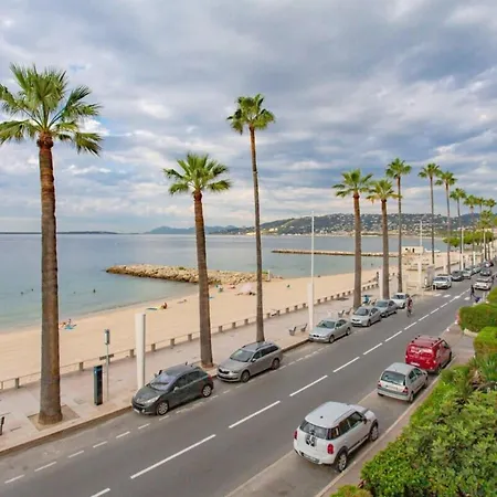 Seafront Furnished Flat 公寓 胡安莱潘